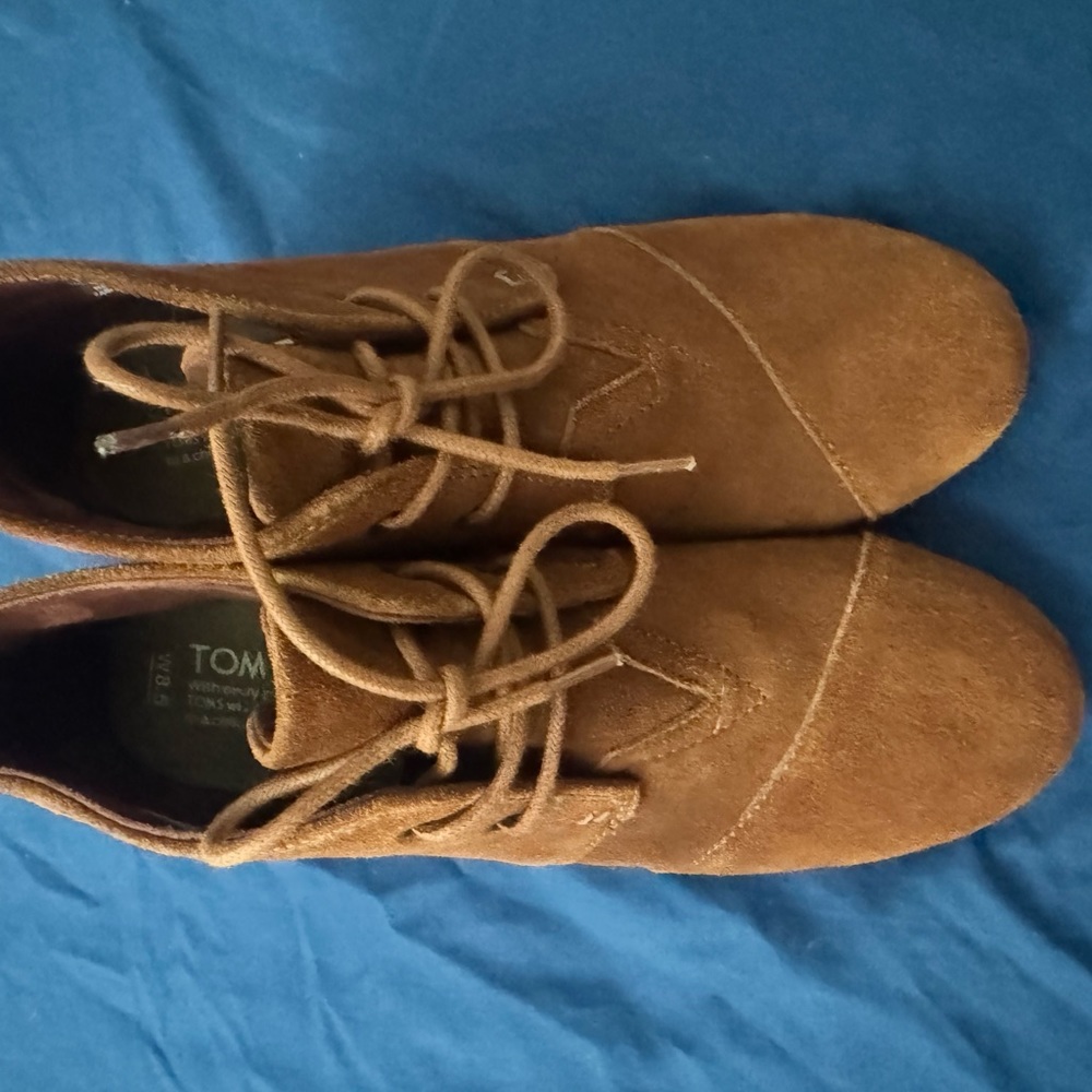 Tom’s Size 9 Ankle Booties Rust Color Like New - image 6